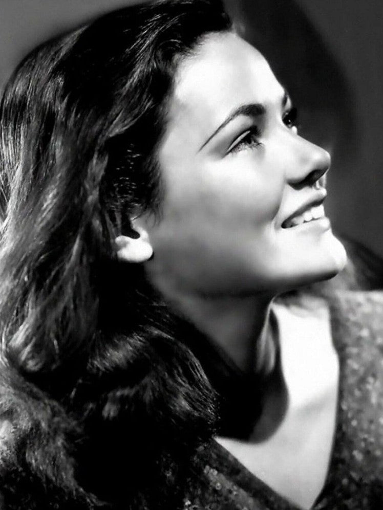 Gene Tierney 8.5 x 11 Black and White Photograph Art Print Photo Collectibles:Photographic Images:Photographs Style Your Walls